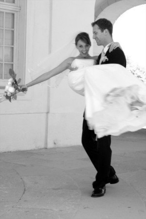 Почему жениху видеть невесту до свадьбы в свадебном платье - плохая примета?